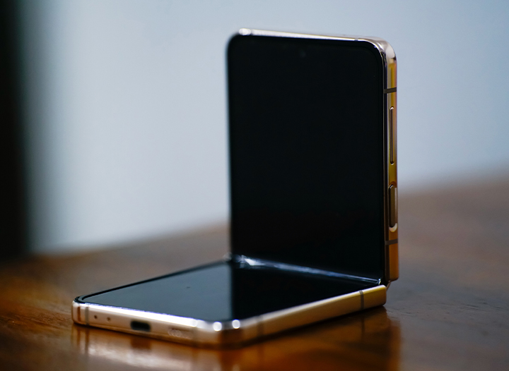 telefony składane 2025